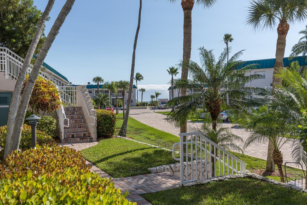 Sanibel Arms West Hotel Exterior photo