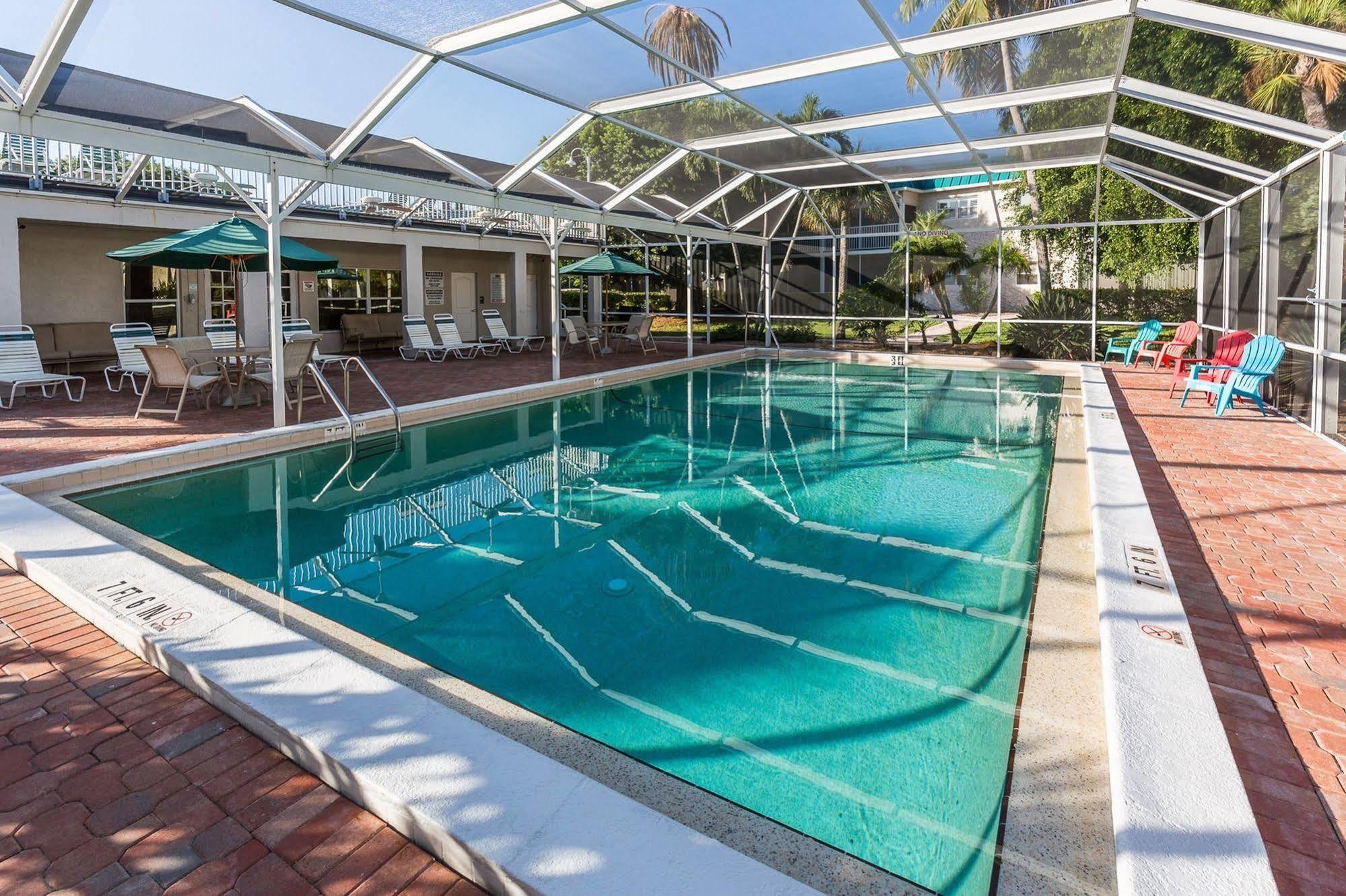 Sanibel Arms West Hotel Exterior photo